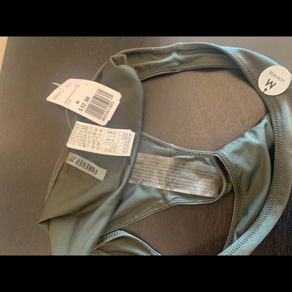 Never worn - Picture 5 of 6